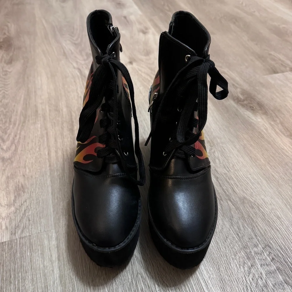 Hot Topic Flames Fire Platform Shoes Black Yellow Red 10 Goth Chunky